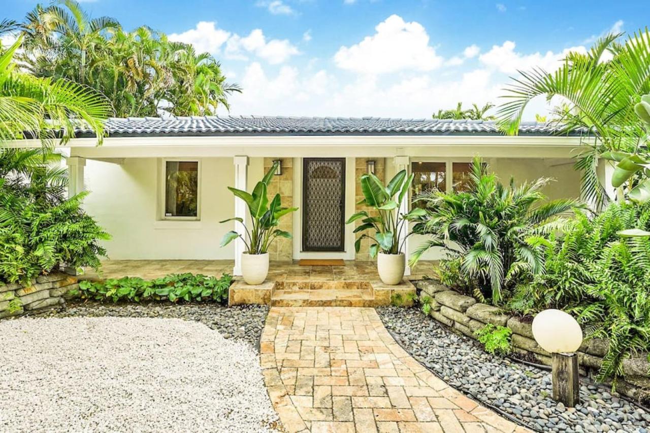 Casa in Tropic Paradise with Pool, BBQ and Firepit - B&B Biscayne Park