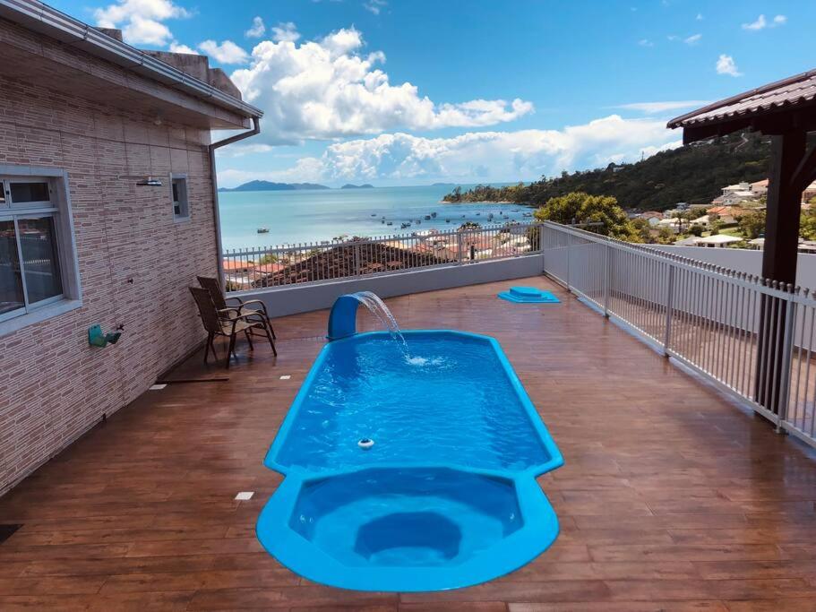Casa mirante com piscina em Governador Celso Ramos - B&B