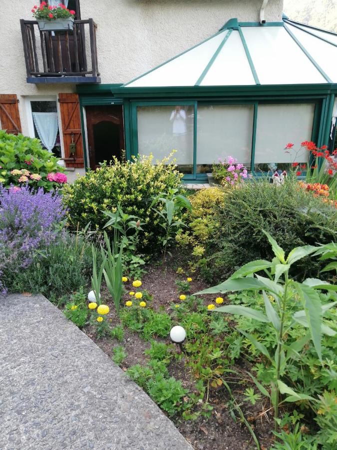 B&B Saint-Béat - MENFOUTI - Bed and Breakfast Saint-Béat