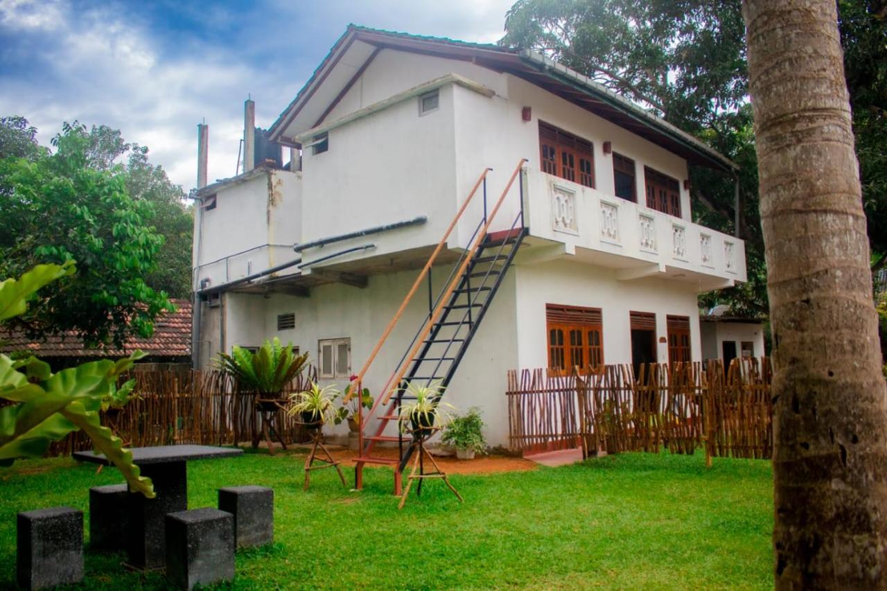 Nisali Villa Weligama - B&B
