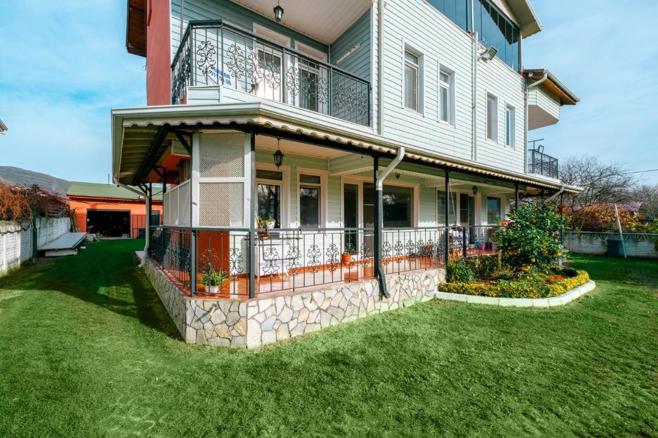 B&B İzmit - House with Garden and Balcony in Kartepe - Bed and Breakfast İzmit