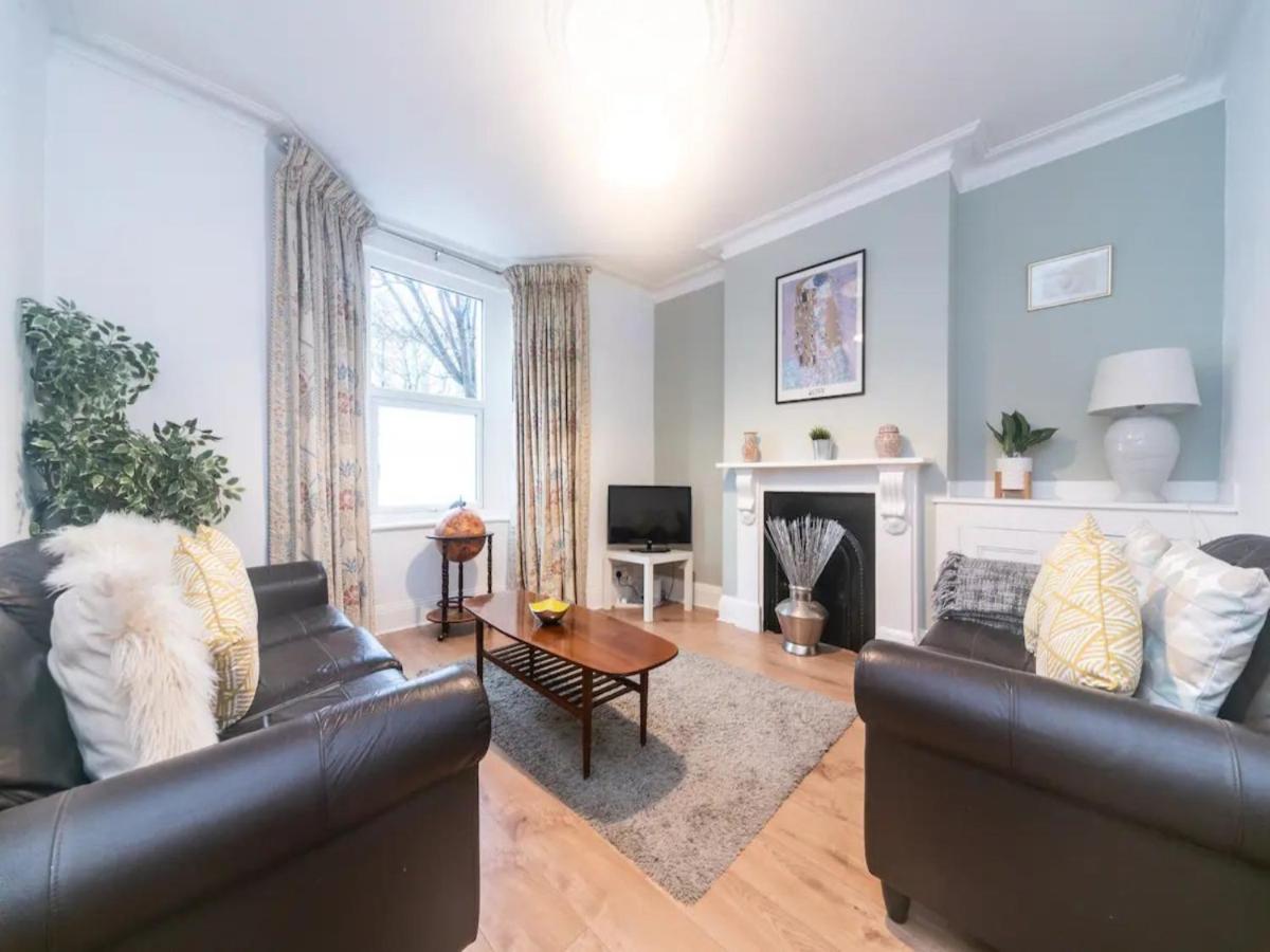 Characterful Victorian Home Near Central London - Pass the Keys - Bed and Breakfast Londen