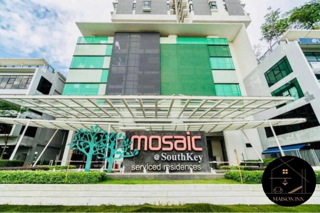 Southkey Mosaic Staycation City Walk to Mid Valley Shopping Center - B&B