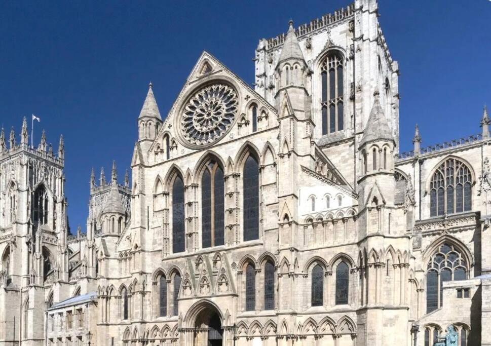 Minster House- free parking - B&B