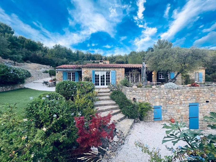 Magnifique Maison avec Jardin et Piscine Vue Mer - B&B