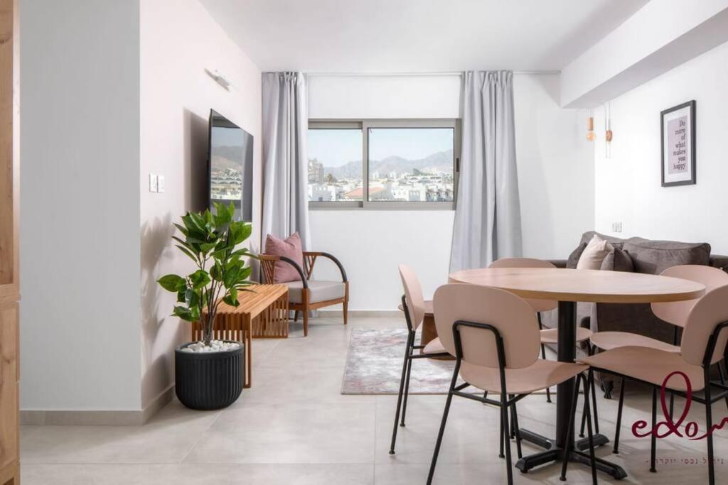 דירה משפחתית בקומפלקס יוקרתי על הים - By Edomlux - B&B Eilat