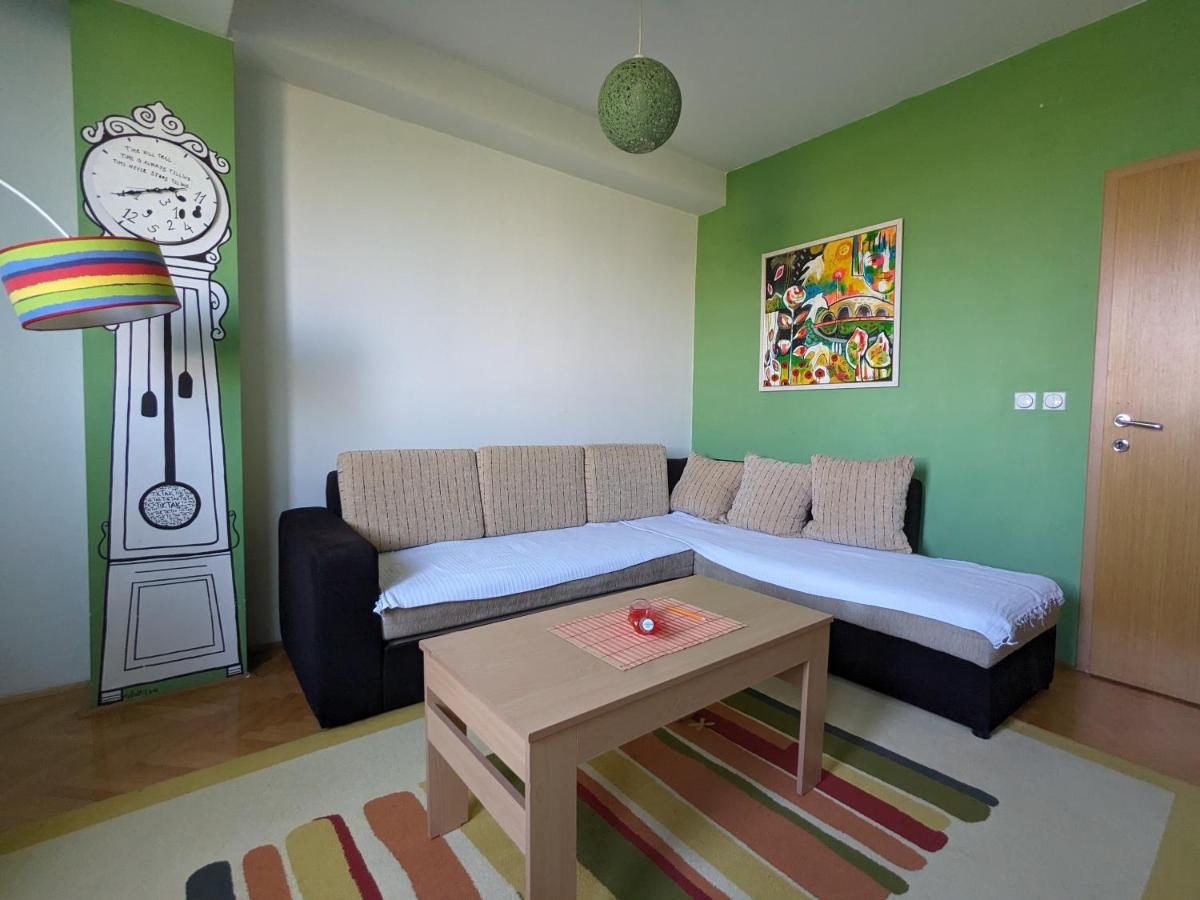 B&B Skopje - Artistica Apartment Skopje, 2 bdr - Bed and Breakfast Skopje