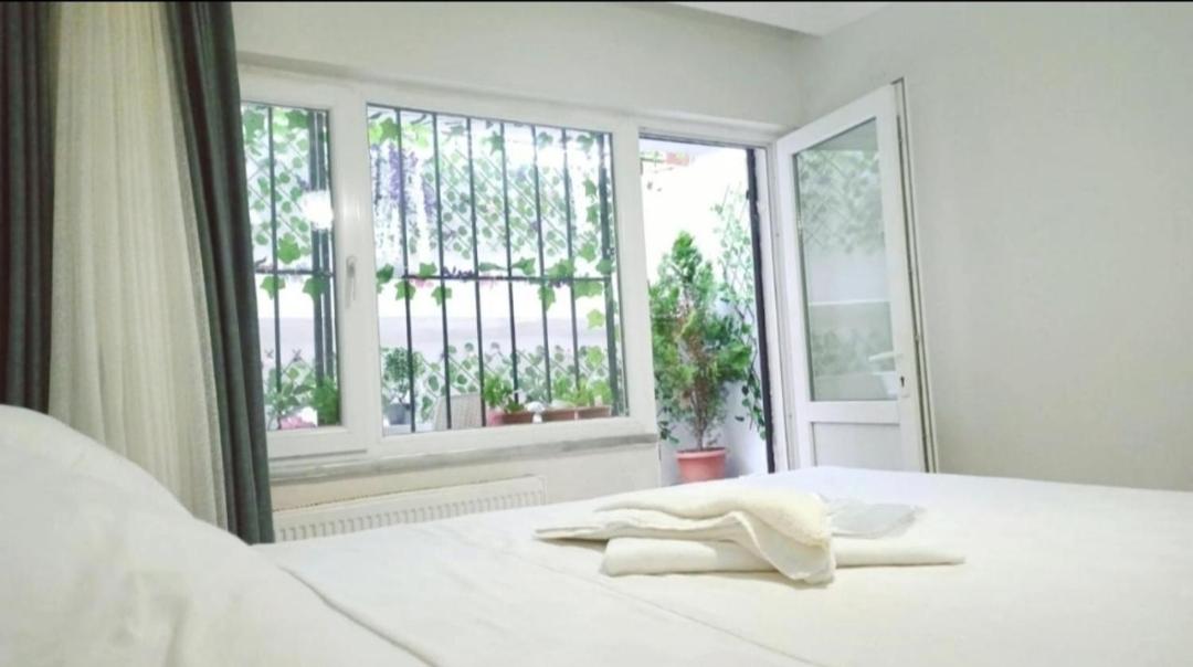 Apartment with Garden View