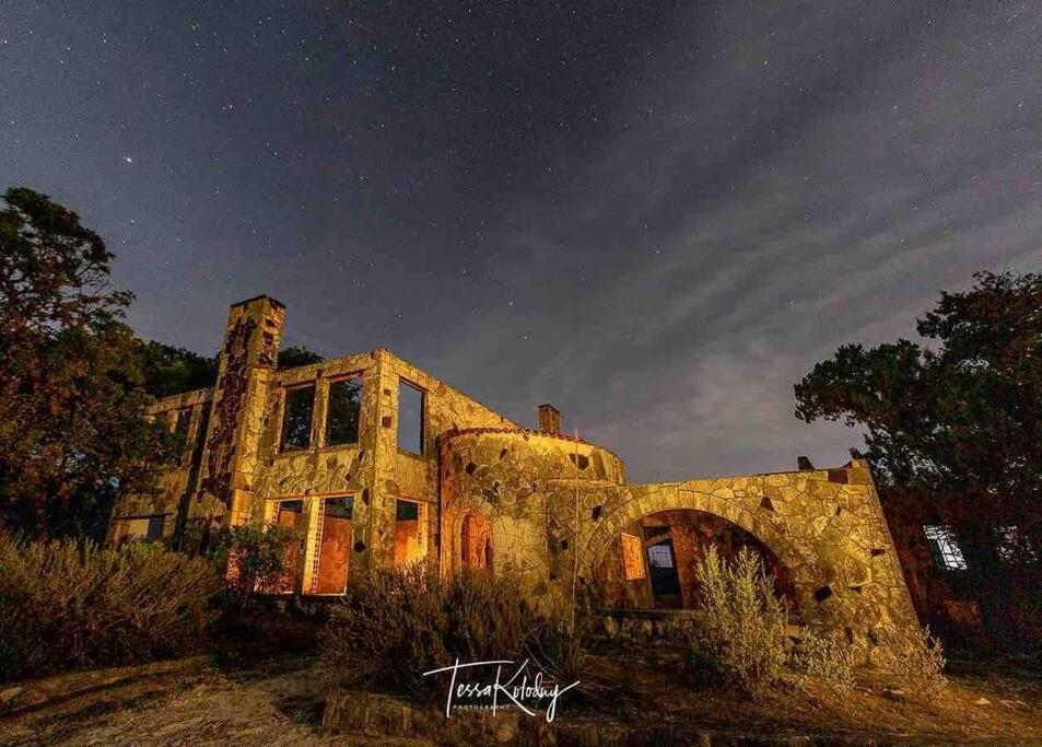 B&B Bandera - Guest House @ Silver Spur Dancehall Ruins~Bandera, TX. - Bed and Breakfast Bandera