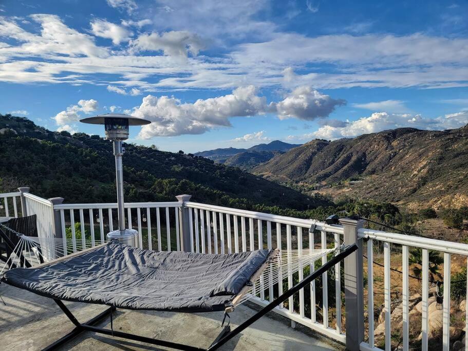 B&B Escondido - Hilltop Unique House with 360° Views in 12 acres! - Bed and Breakfast Escondido