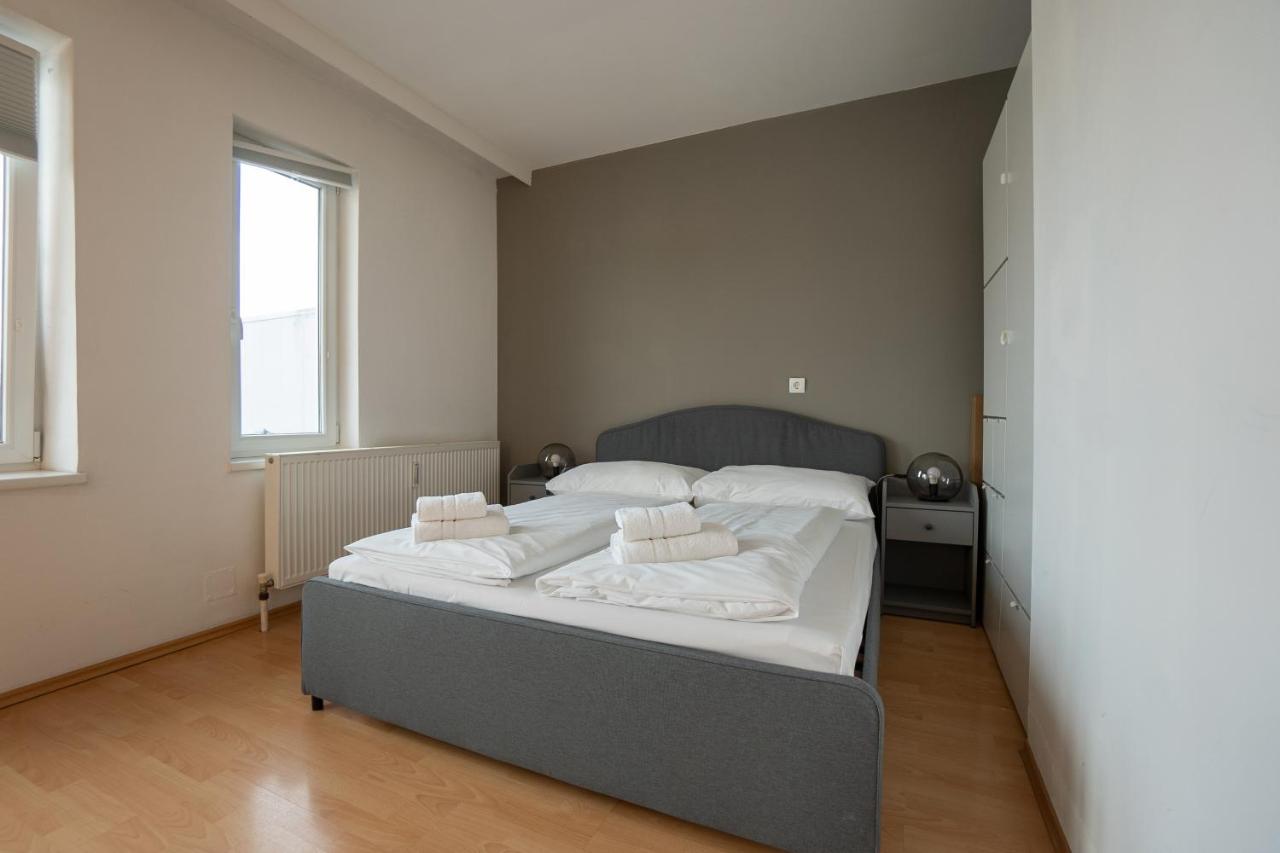 B&B Vienna - Apartment with a private terrace located right near Belvedere Castle, 15 minutes away from Stephansdom - Bed and Breakfast Vienna