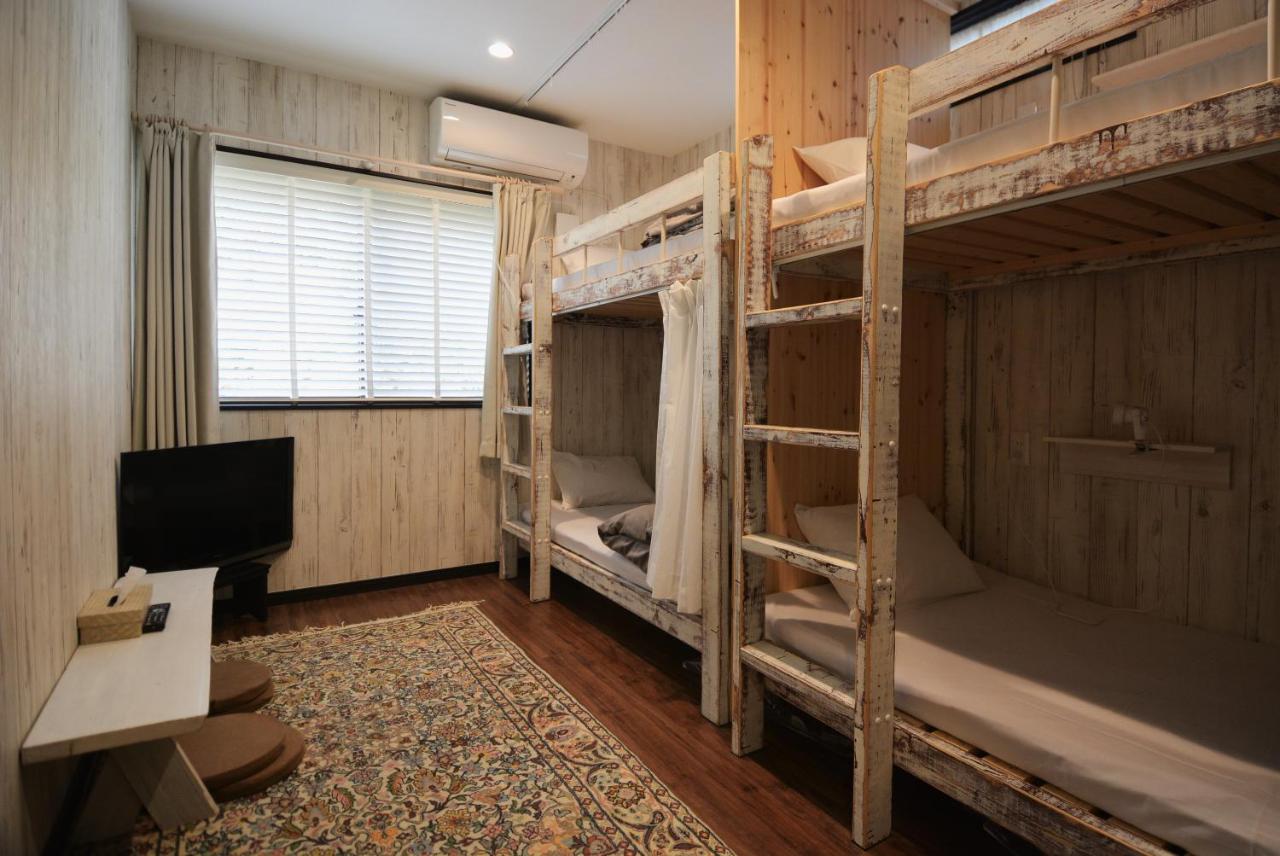 Quadruple Room with Shared Bathroom