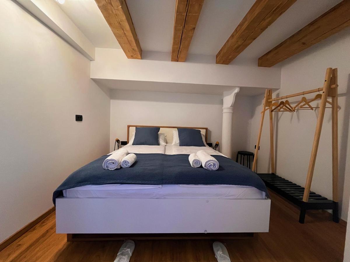 Apartman LA CASA 77B - B&B