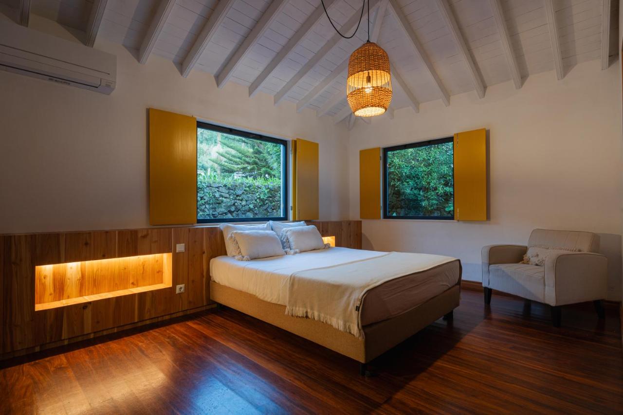Villa with Garden View