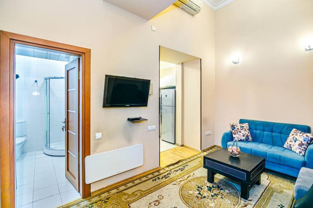 B&B Baku - Apartment AzNeft Meydanı - Bed and Breakfast Baku