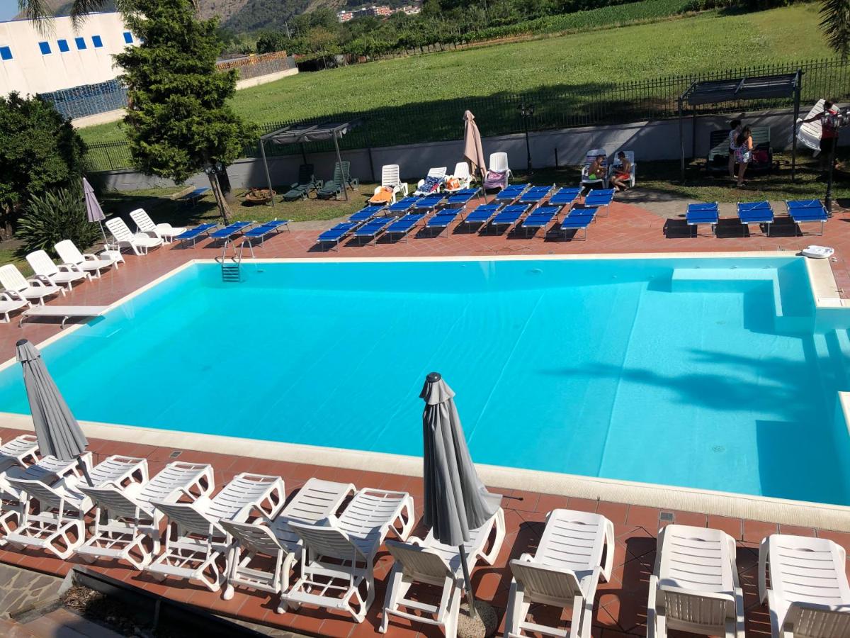 Doppelzimmer mit Poolblick