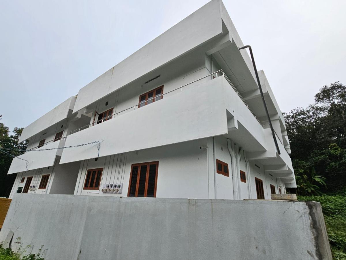 B&B Kuttāttukulam - ZEAL HOMES And Apartments Koothattukulam - Bed and Breakfast Kuttāttukulam