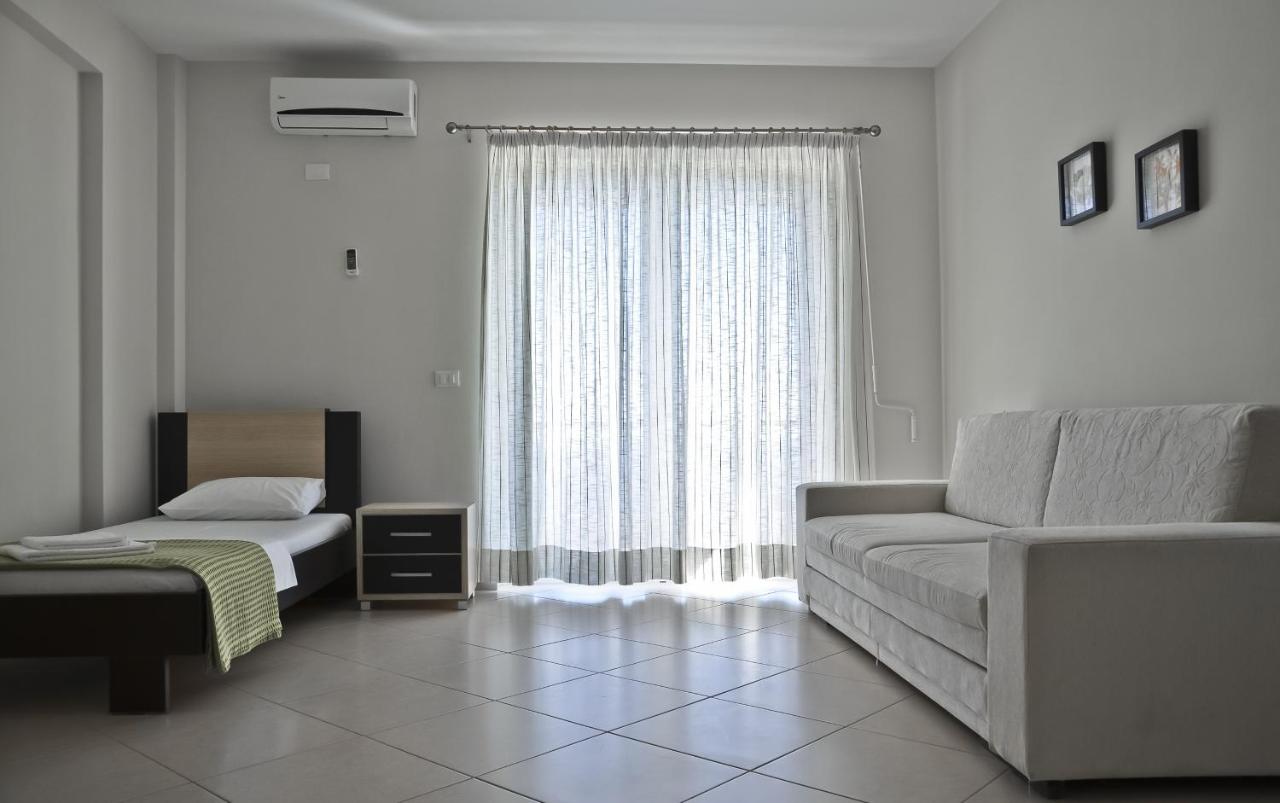 One-Bedroom Suite with Balcony and Sea View