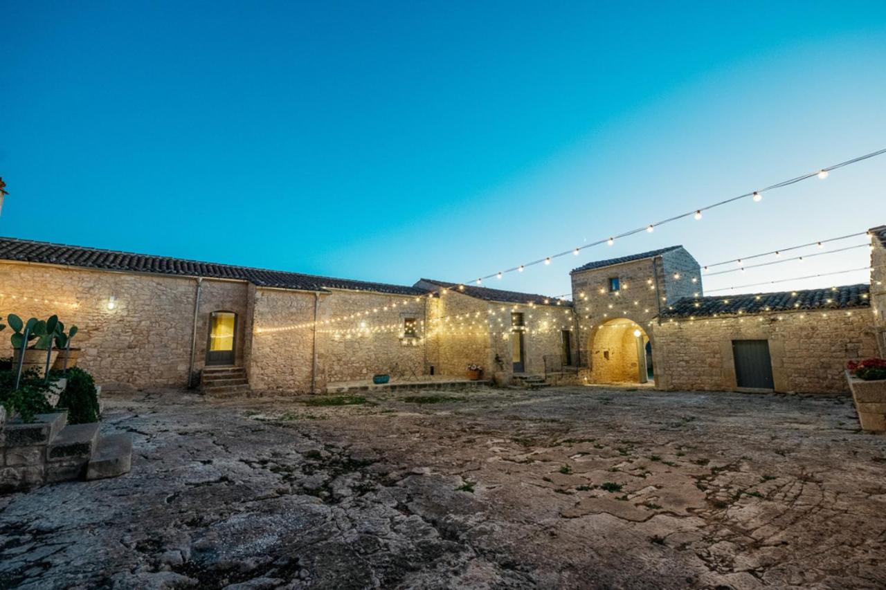 ISULATRAVEL - Villa Torre Molino with HEATED POOL - B&B Modica