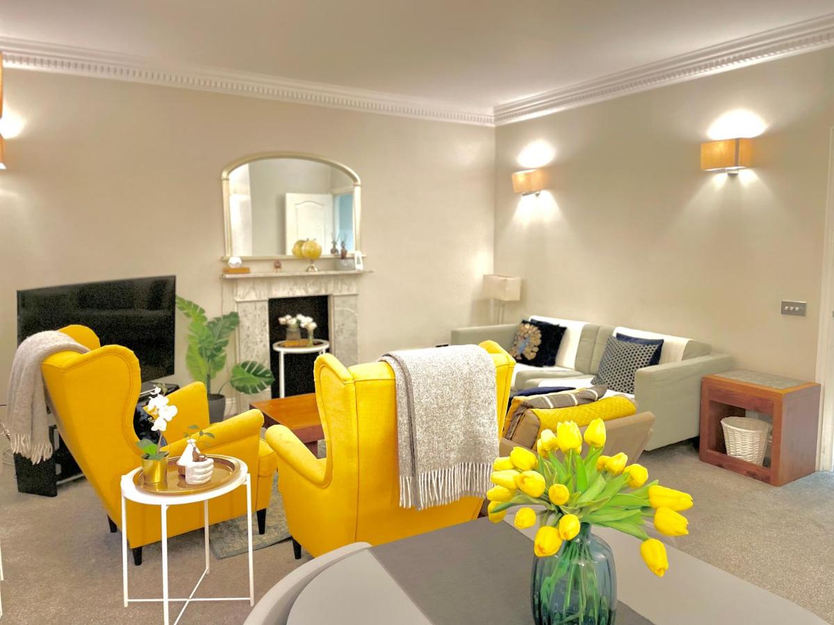 B&B Londen - Beaufort Gardens Apartment in Knightsbridge - Bed and Breakfast Londen