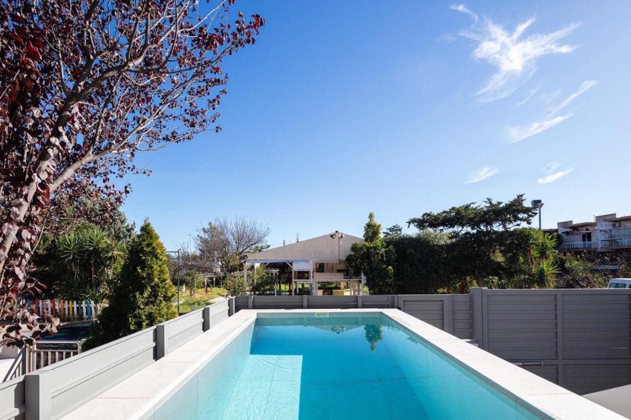 Akonizia Luxury House - With Private Heated Pool and Jacuzzi - B&B Dhrámia