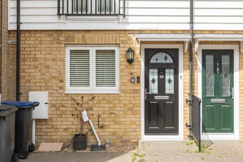 Olive Tree Townhouse, with parking - B&B