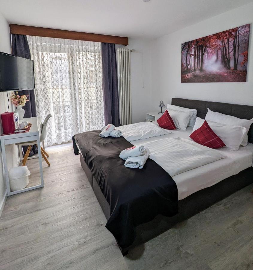 B&B Rastatt - City Hotel - Doppelzimmer - Bed and Breakfast Rastatt