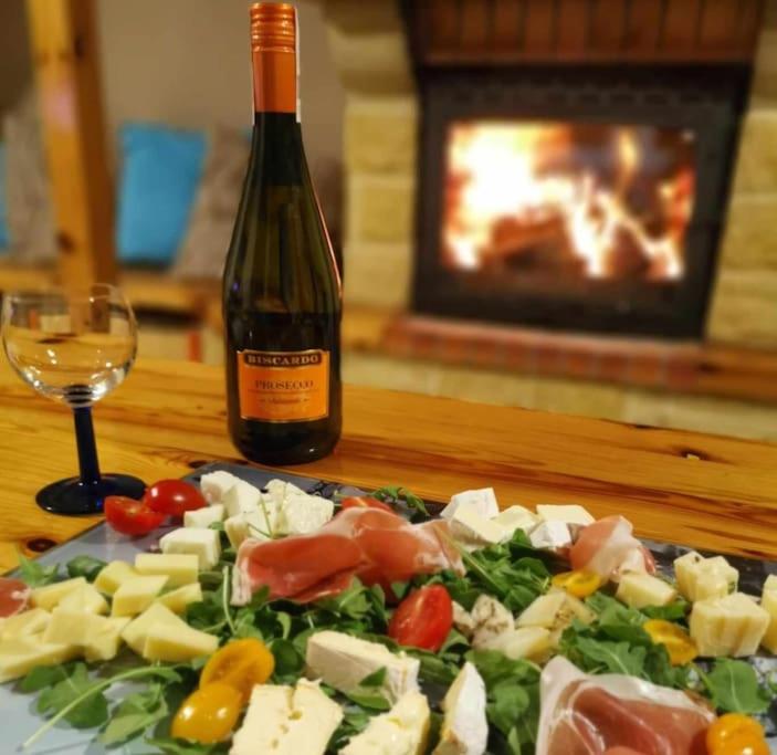 Dom letniskowy przy lesie nad jeziorem - Chambres d’hôtes Rogowo