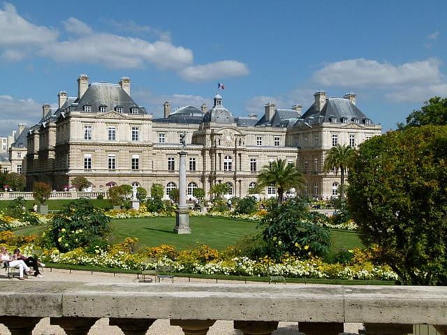 Cosy nest center of Paris - B&B