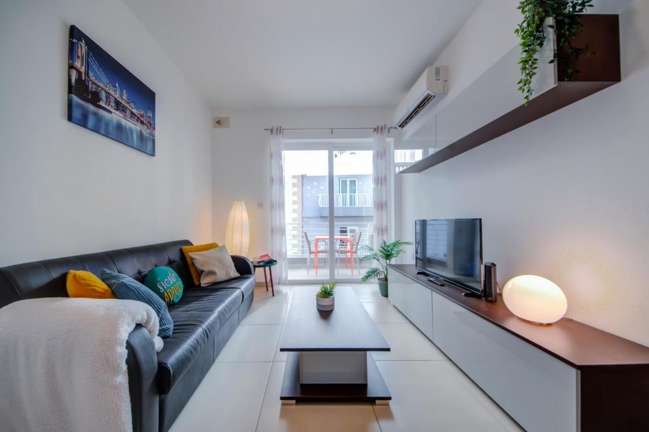 Prime Location, Modern Apartment in St Julian's, Paceville, APT 8 by Vaganza - Ferienwohnung St. Julian's
