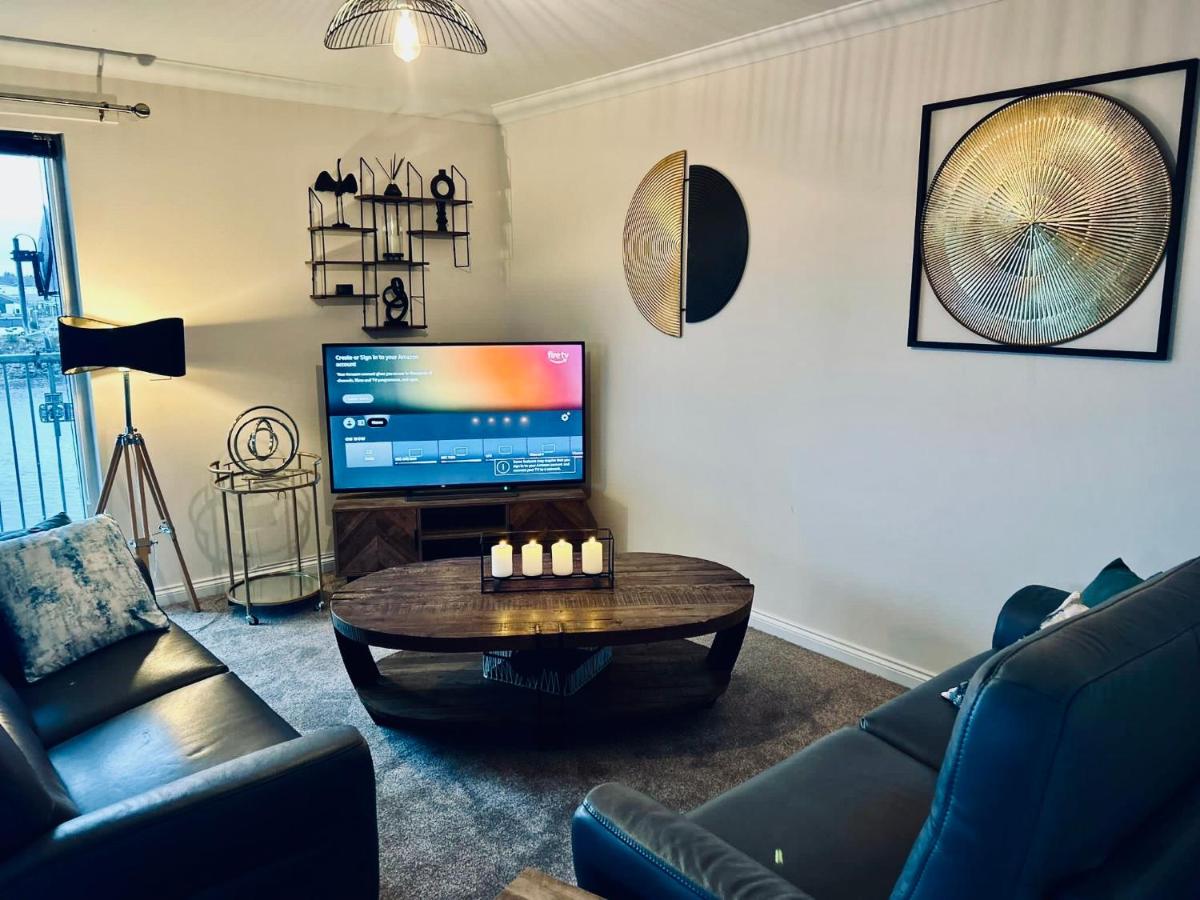 Central Cosy Riverview Apartment 2 bed, 2 bath, Free Parking / WiFi - Chambres d’hôtes