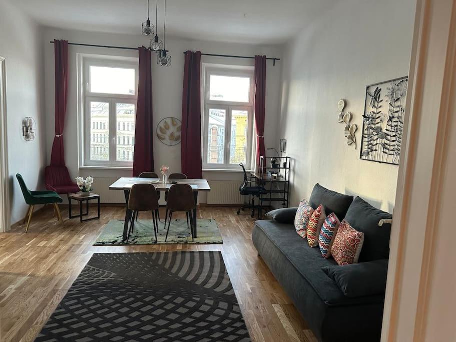 Klimatisierter Wiener Altbauflair im Zentrum Wiens - Ferienwohnung Wien