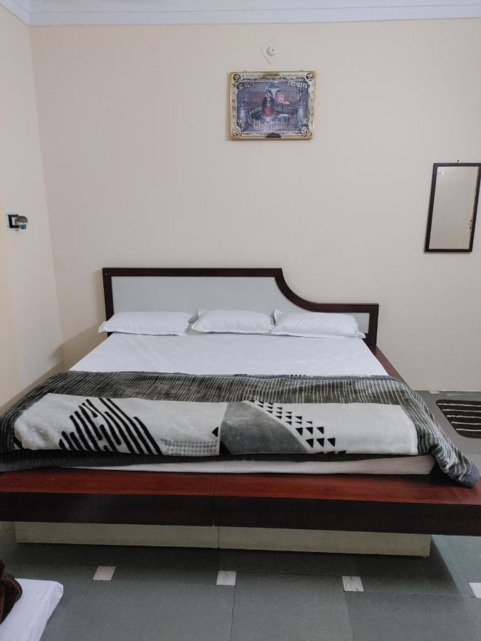 B&B Ujjain - Ramashray guest house - Bed and Breakfast Ujjain
