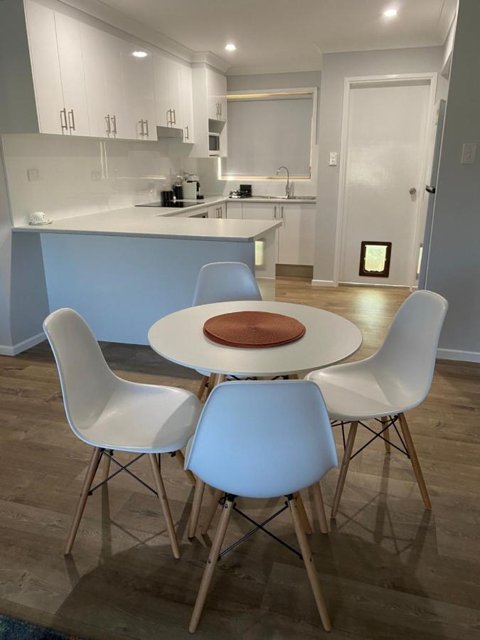 Relax on Ross - B&B Inverell