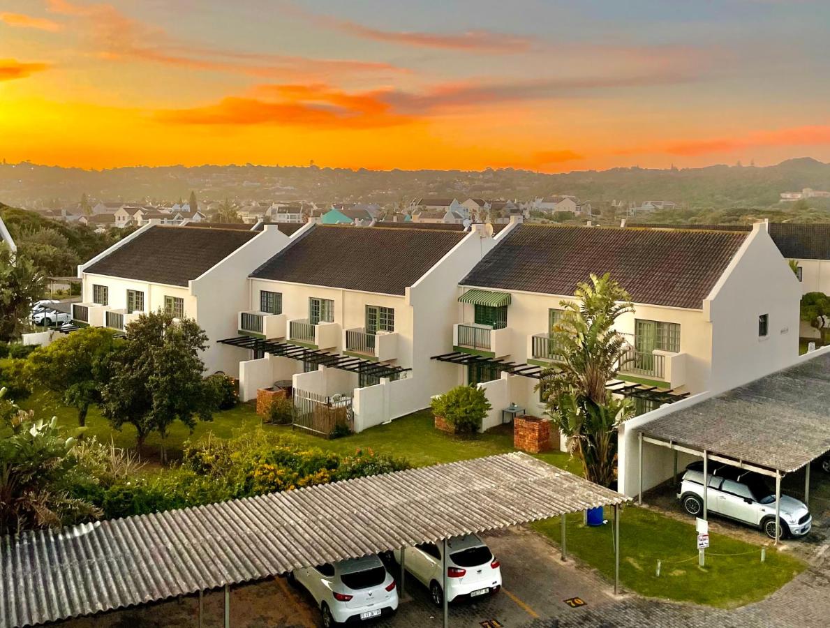 62 Settler Sands Beachfront Accommodation - B&B