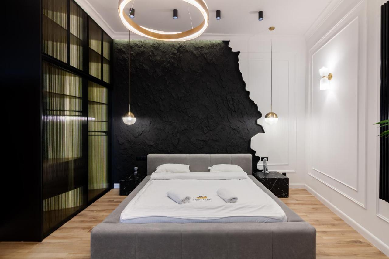 LEOGRAND Apartments on Franka 35 - B&B