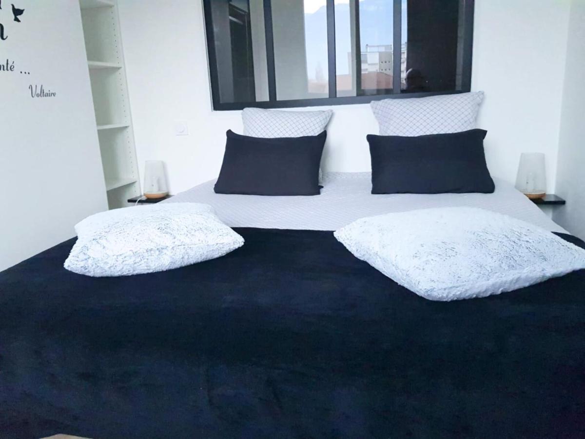 B&B Grenoble - Vue Montagne - Appt Cosy et calme - Netflix - Fibre - Bed and Breakfast Grenoble