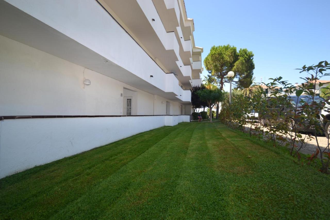 Luxury Three-Bedroom Apartment - De la Bufera 606 –B2-4