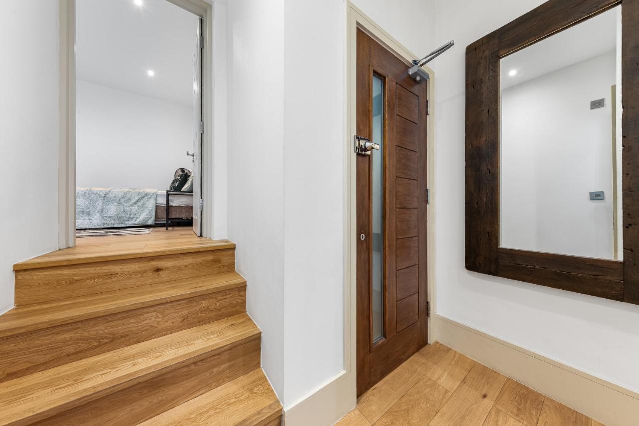 Modern Spacious 1 Bed Flat near Richmond Park - B&B