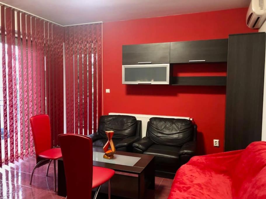Joy City Stay Martirilor Giroc 4 - B&B