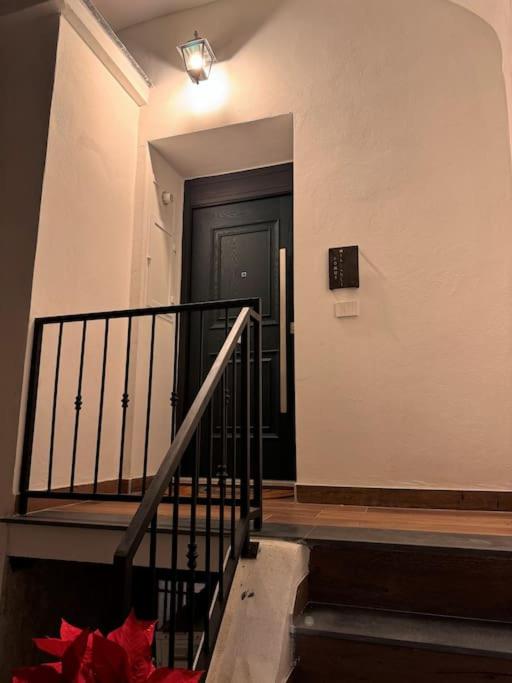 Domus Miraculi: Casa storica nel cuore di Napoli - B&B Napoli
