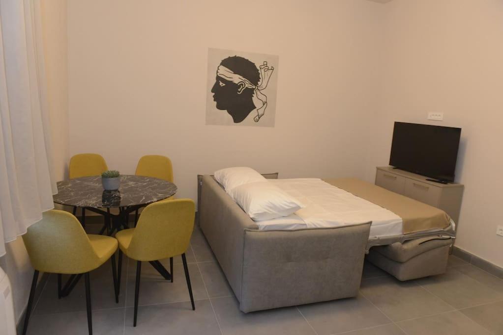 B&B Tivat - Apartment Dora 3,beach apartment - Bed and Breakfast Tivat