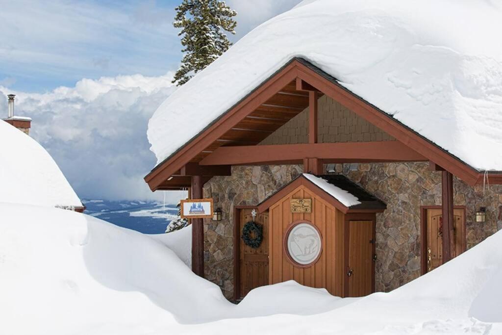 Snowy Bear Chalet w/ Hot Tub - B&B