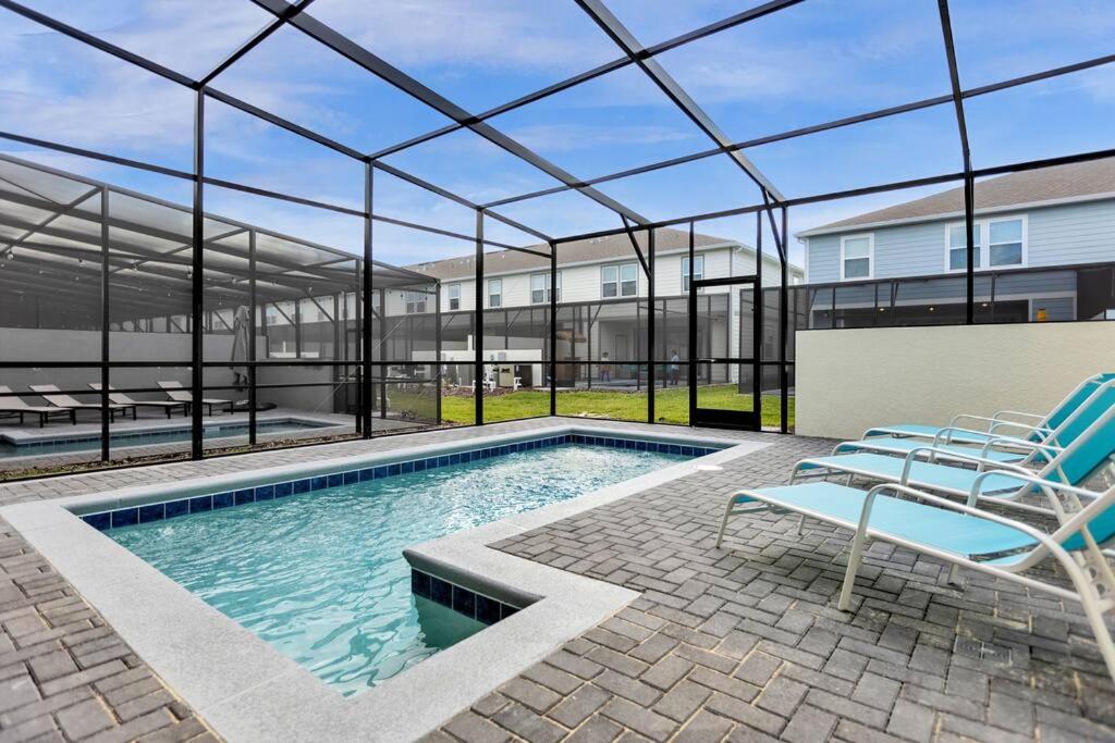 Minutes to Disney Pool Home with Free Resort Amenities in Famous Windsor Island Resort - Chambres d'hôtes Davenport