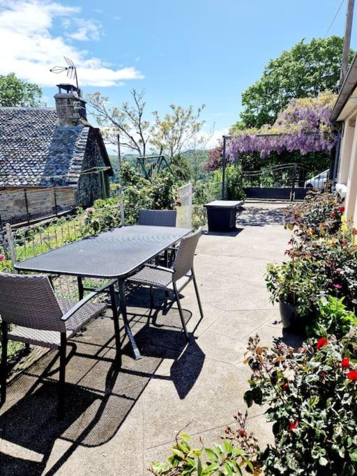 B&B Estaing - La Colline d'Estaing, Maison 4 pers avec terrasse - Bed and Breakfast Estaing