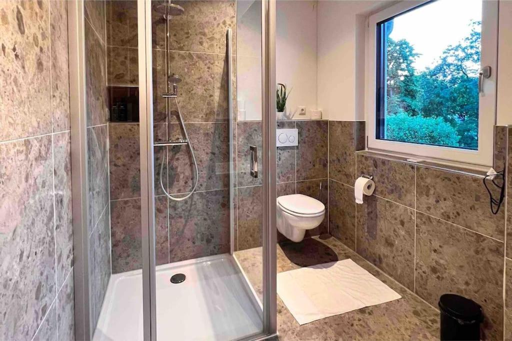 Viel Platz in Burghausen für Freunde und Familie - B&B Burghausen