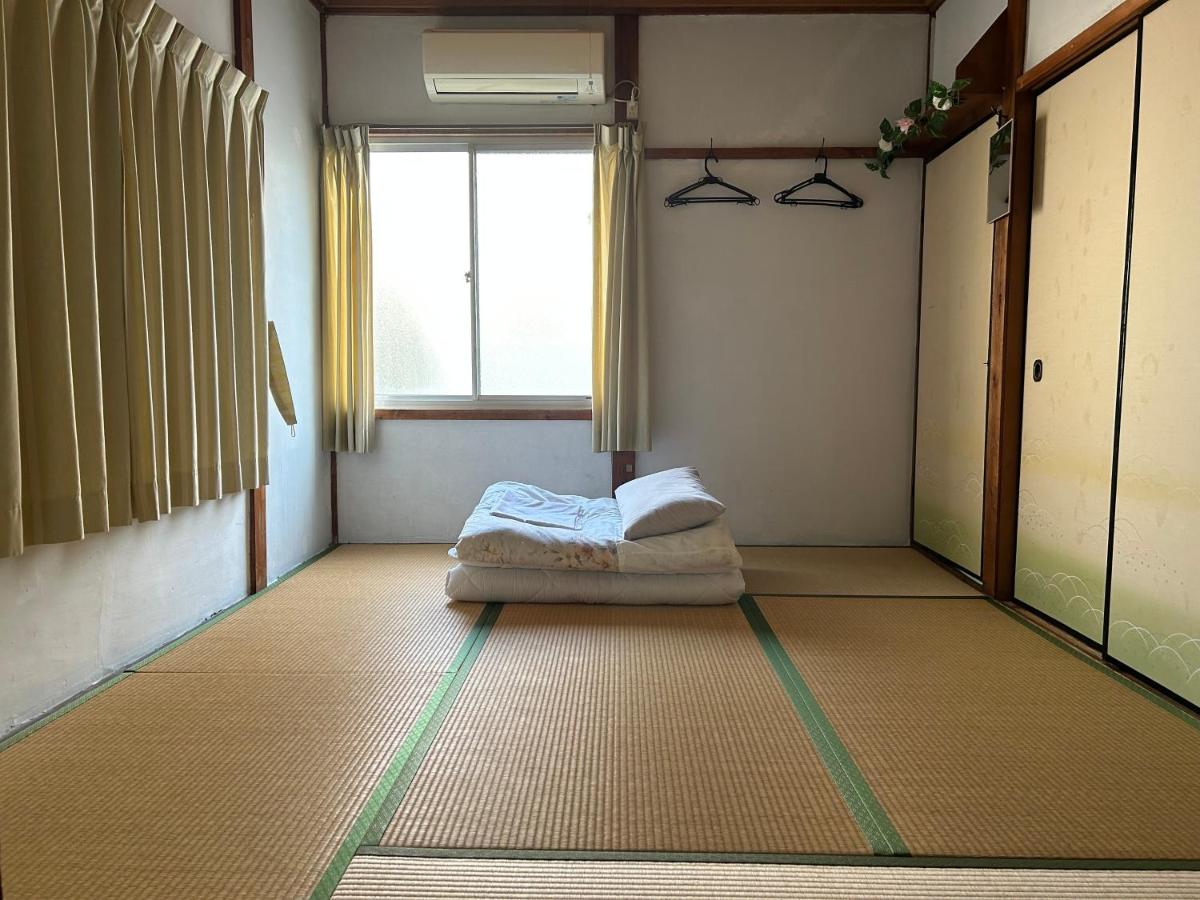 Economy Triple Room