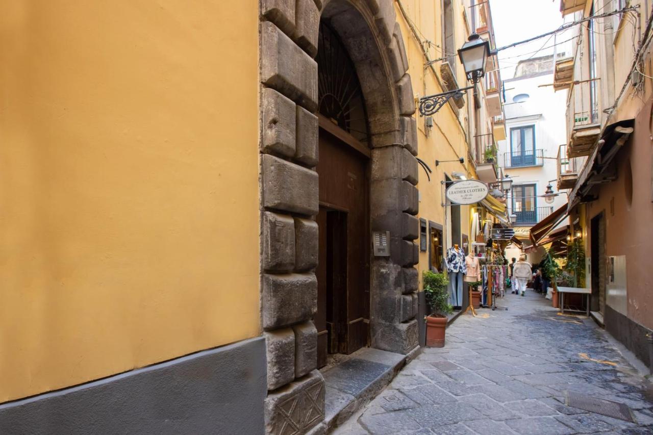 Cosy house under the Arches in Sorrento Old Town - Chambres d'hôtes Sorrente