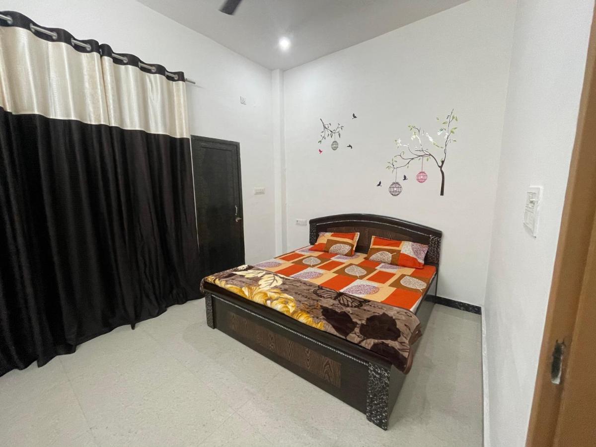 B&B Mathura - Rukmani Villas Group of Rukmani home stay - Bed and Breakfast Mathura