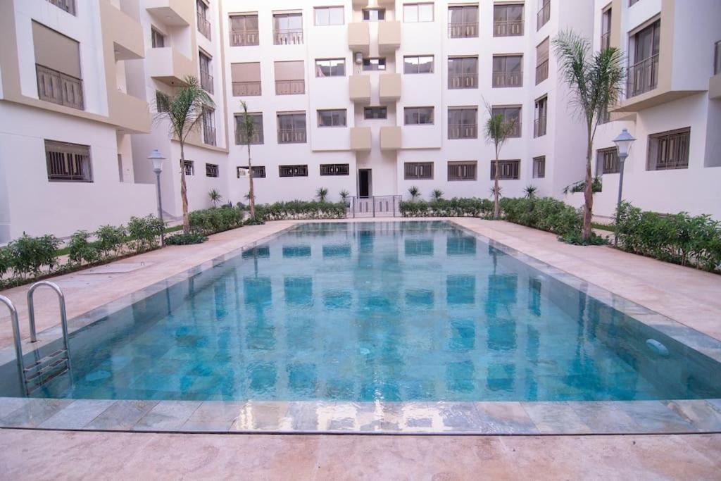 Luxury apartment fully furnished - Ferienwohnung